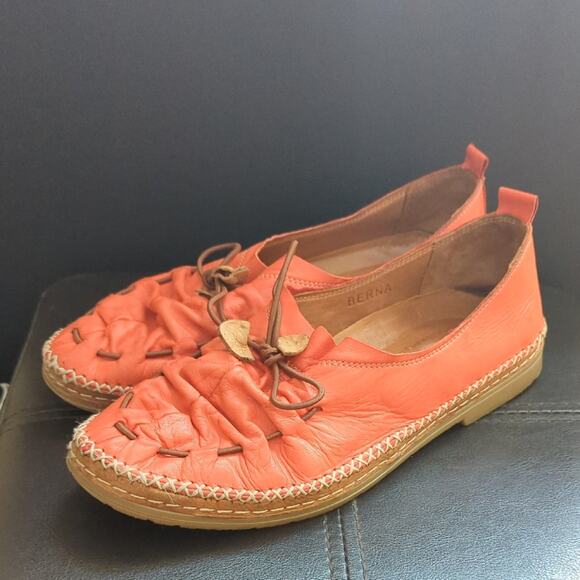 Spring Step Berna Soft Orange Leather Boho Artistic Lagenlook Vamp Tie Loafers - Picture 1 of 6